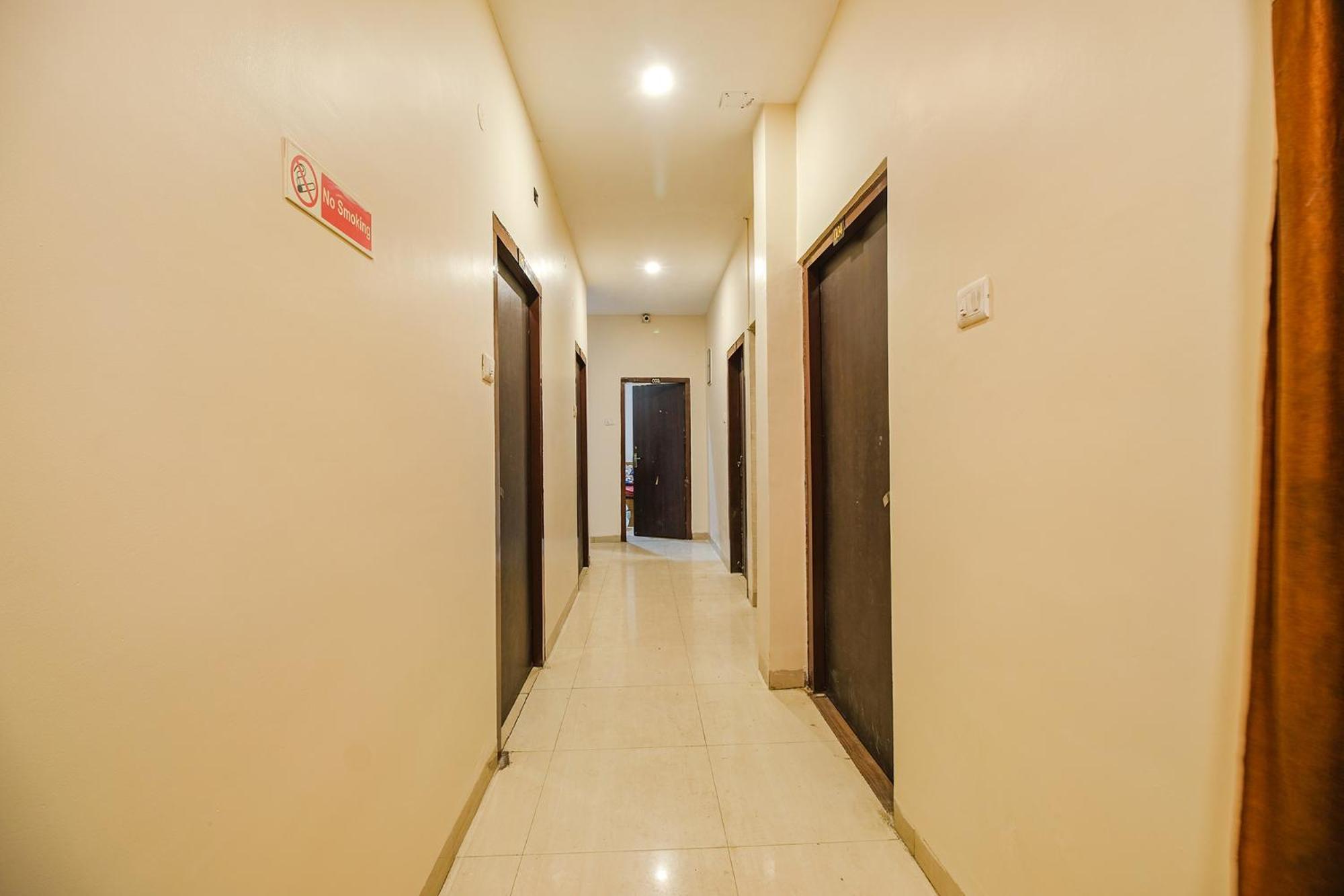 Fabexpress Anurag Residency Hotel Guwahati Bagian luar foto